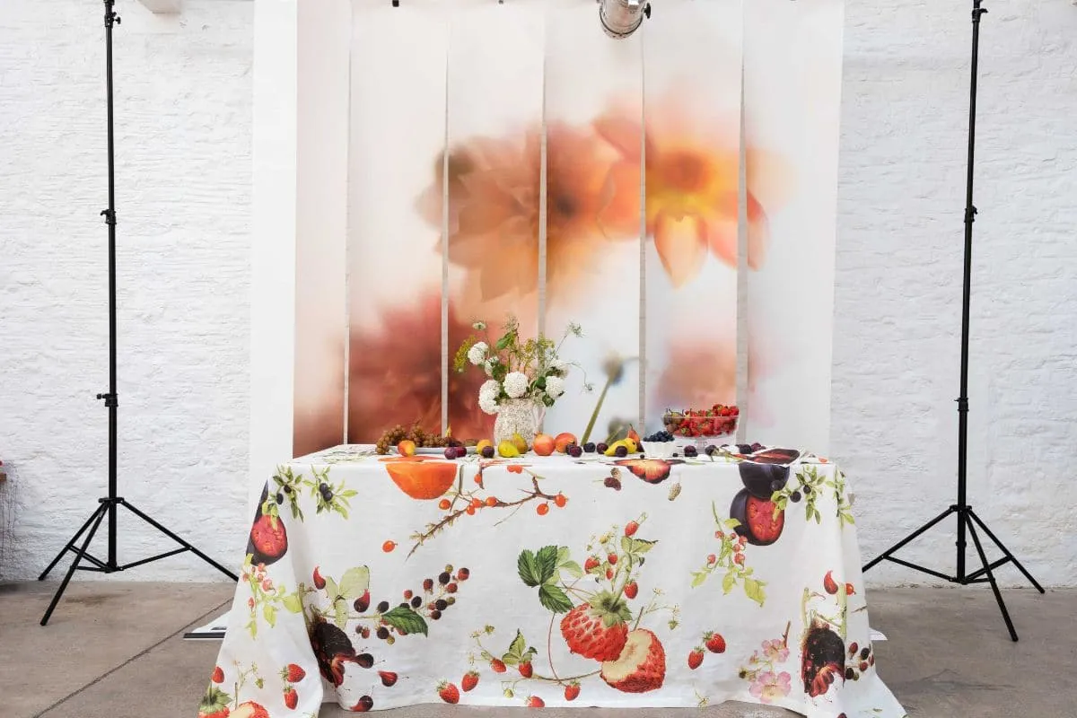 BERRY LARGE TABLECLOTH