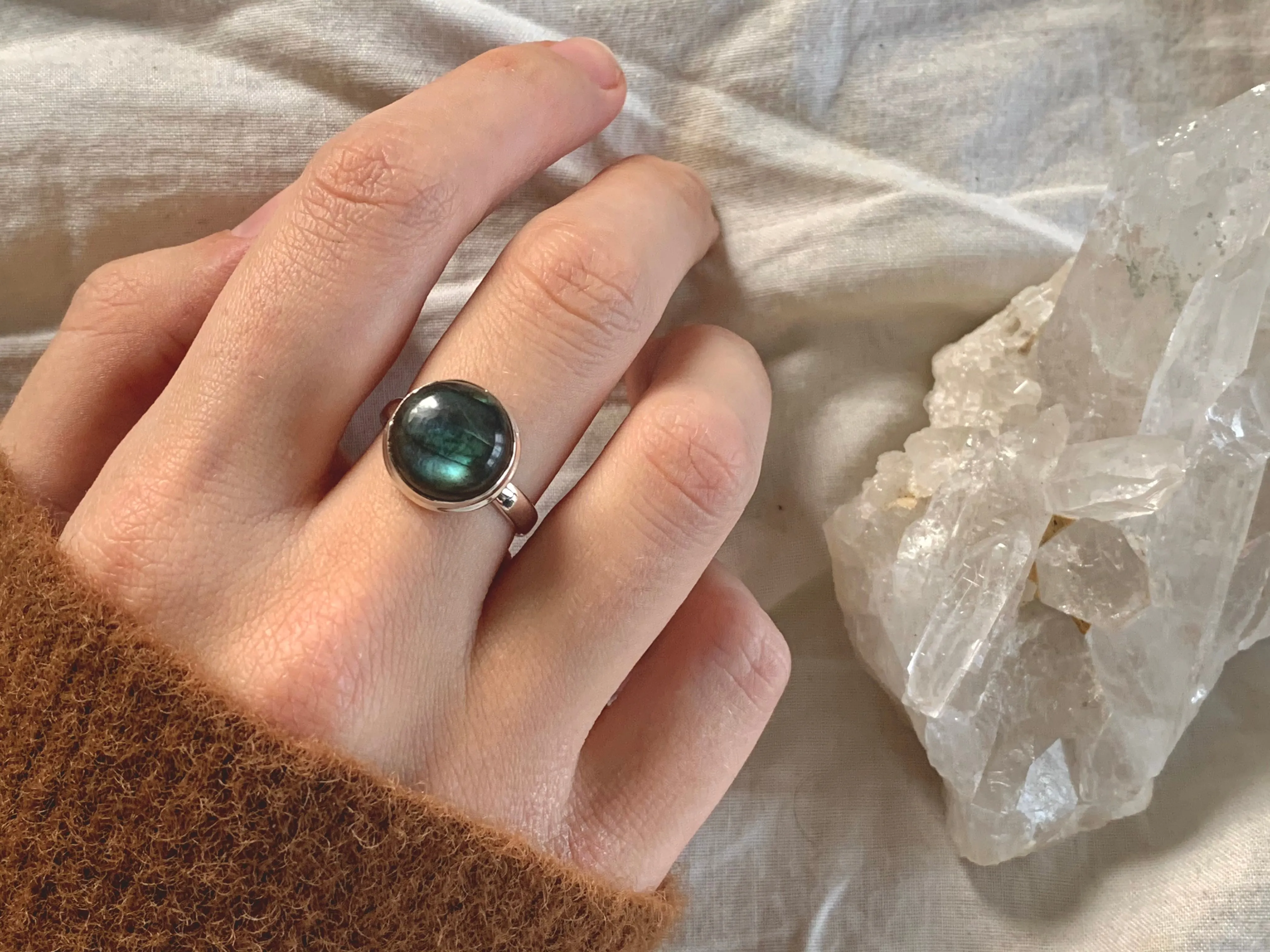 Labradorite Ari Ring - Small Round