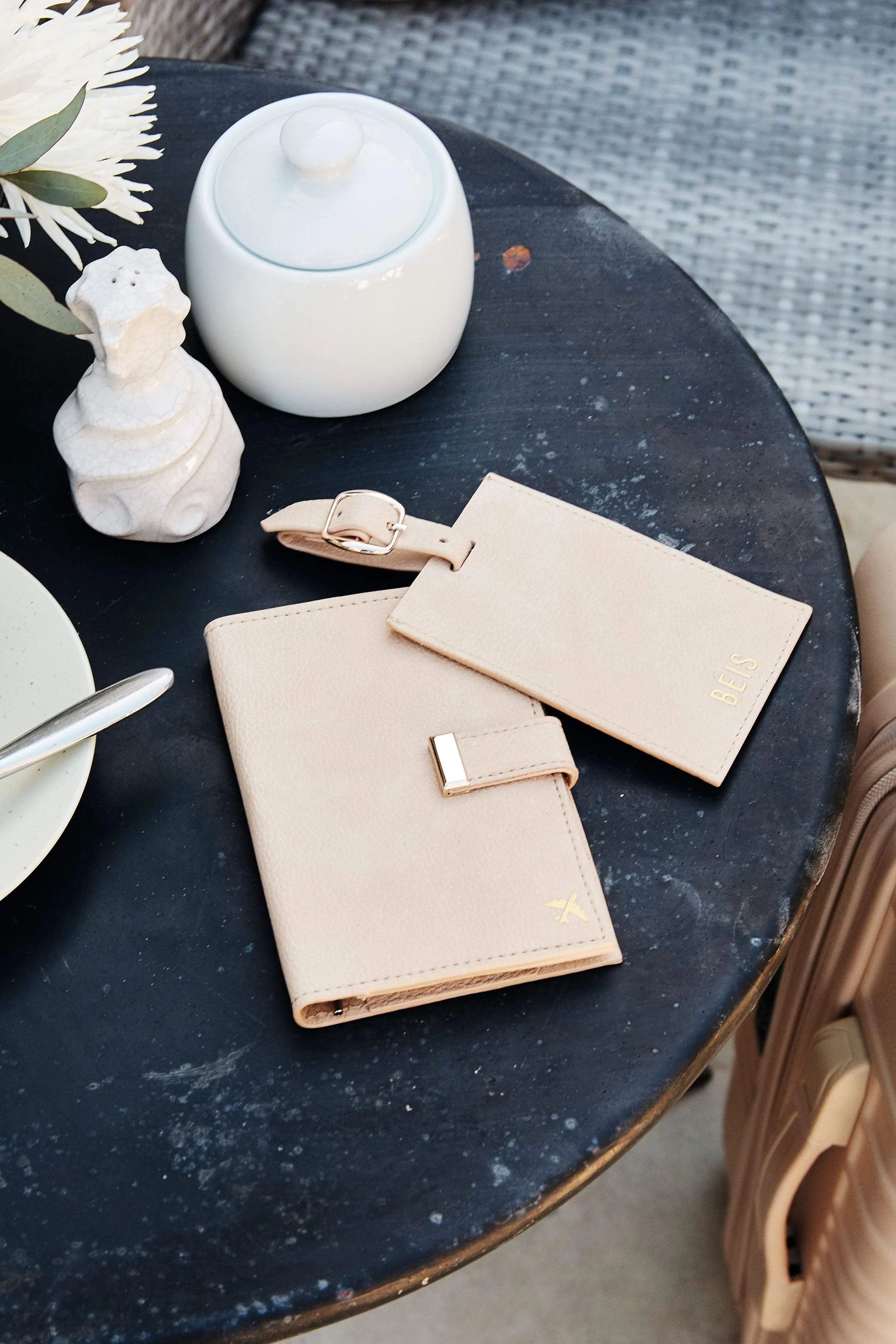 The Passport & Luggage Tag Set in Beige